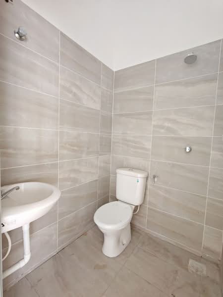 Rumah Teres 1-Tingkat untuk Disewa di Lahat (Perak) - Qazin Khoo - Bathroom - PropertyGuru.com.my