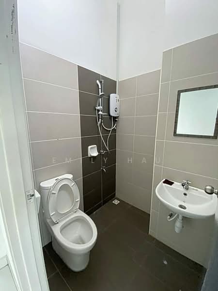 2-storey Terraced House for Sale in Taman Mutiara Rini (Skudai) - Emily Hau - Bathroom - PropertyGuru.com.my