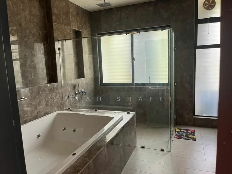 Rumah Banglo untuk Disewa di Iskandar Puteri (Nusajaya) (Johor) - Sarah Shaffi - Bathroom - PropertyGuru.com.my