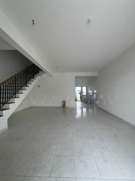 Rumah Teres untuk Dijual di Klang (Selangor) - Noor Zalifa Binti Zakaria - Living Room - PropertyGuru.com.my