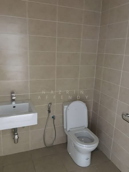 Servis Apartment untuk Dijual di i-Residence @ i-City - Nazrin Affendy - Bathroom - PropertyGuru.com.my