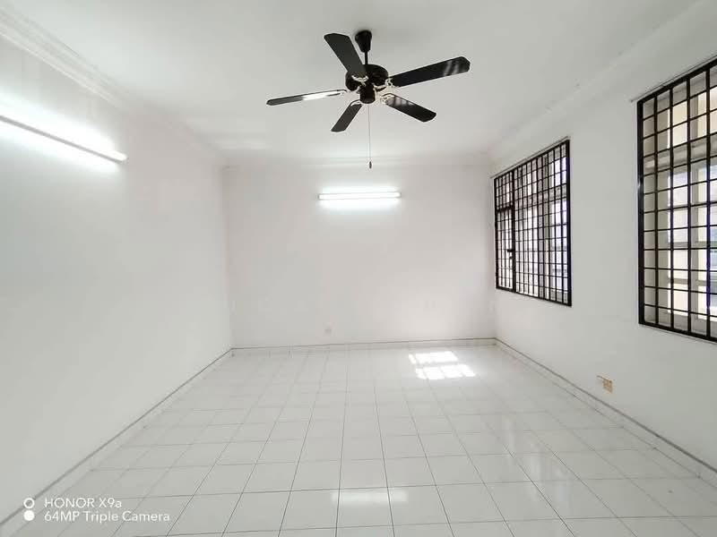 Semi-Detached House for Sale in Fair Park (Ipoh) - Lucas Chen - Living Room - PropertyGuru.com.my