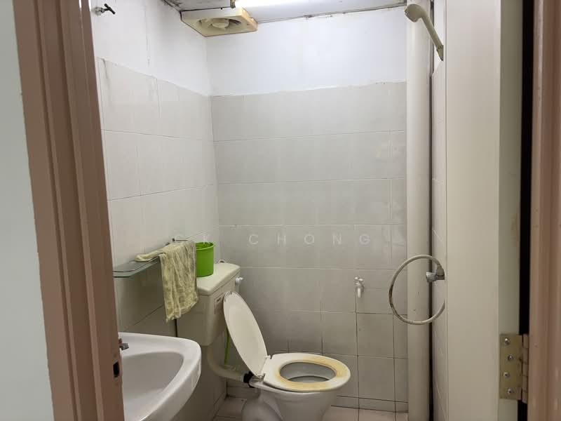Apartment for Sale at PJS 3 - CK Chong - Bathroom - PropertyGuru.com.my