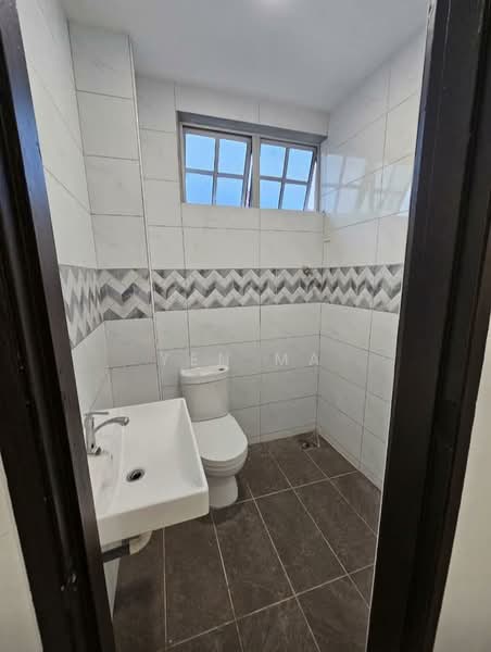 2-storey Terraced House for Sale in Taman Universiti (Skudai) - Yen Ma - Bathroom - PropertyGuru.com.my