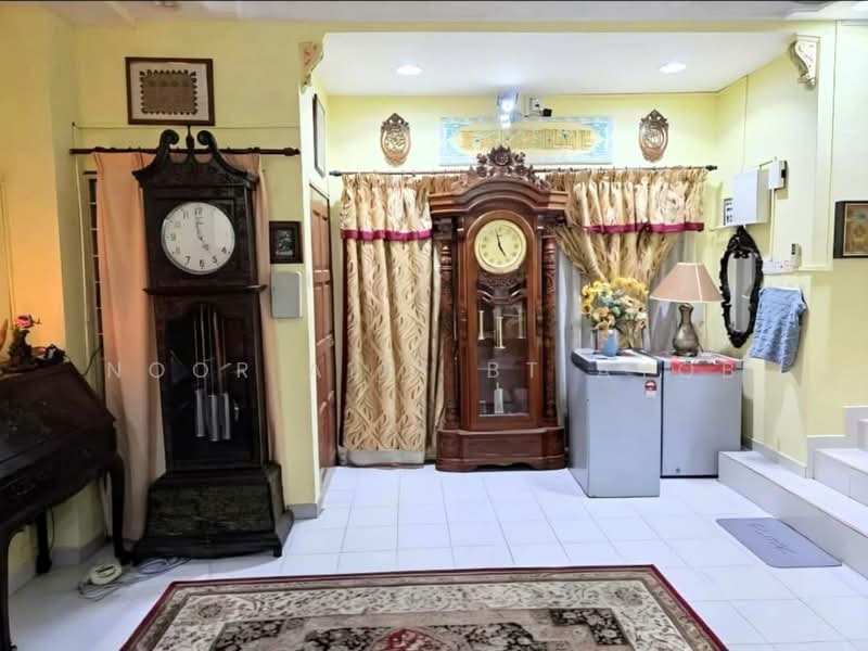 Rumah Teres 2 Tingkat untuk Dijual di Seksyen 23 (Shah Alam) - Noor Aini Bt Ayob - PropertyGuru.com.my