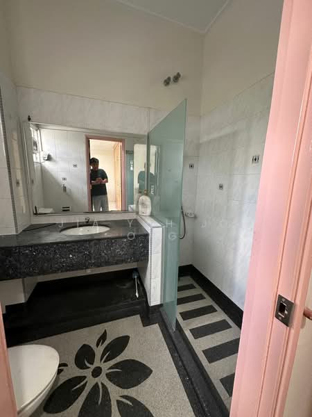 Rumah Teres 2 Tingkat untuk Disewa di Usj 9 (Subang Jaya) - JIA YUH JOE ONG - Bathroom - PropertyGuru.com.my