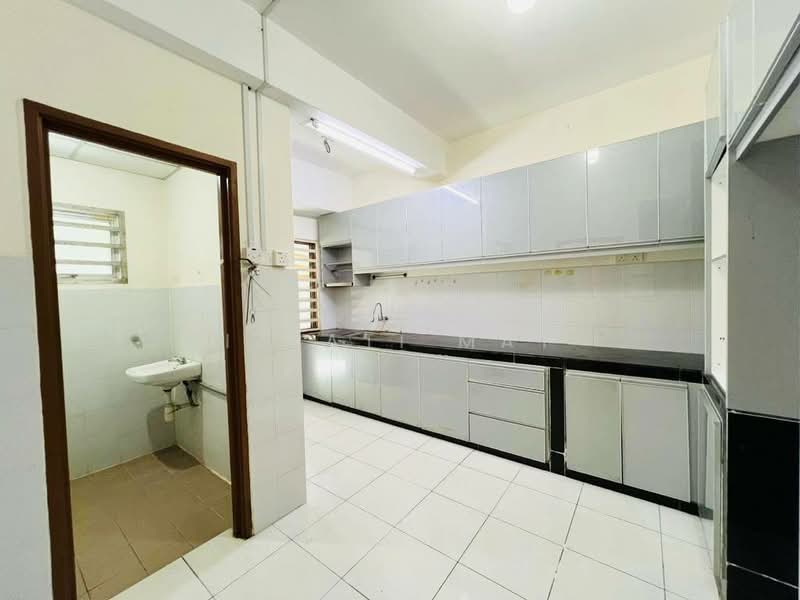 2-storey Terraced House for Sale in Taman Salak Perdana (Dengkil) - Izzati Mat - Kitchen - PropertyGuru.com.my