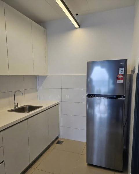 Kediaman Servis untuk Disewa di Aera Residence - Ivan Ng - Kitchen - PropertyGuru.com.my