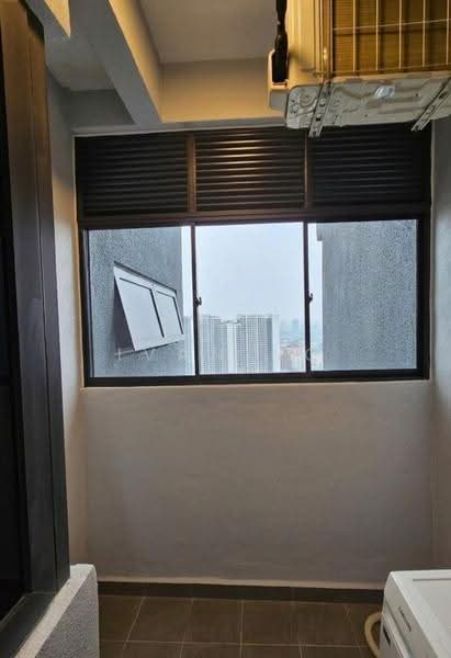 Kediaman Servis untuk Disewa di Aera Residence - Ivan Ng - Yard - PropertyGuru.com.my
