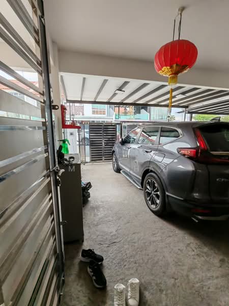 2-storey Terraced House for Sale in Mutiara Rini (Skudai) - Emily Hau - Car Park - PropertyGuru.com.my