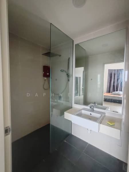 Service Residence for Rent at Southkey Mosaic - Daphne Lee - Bathroom - PropertyGuru.com.my