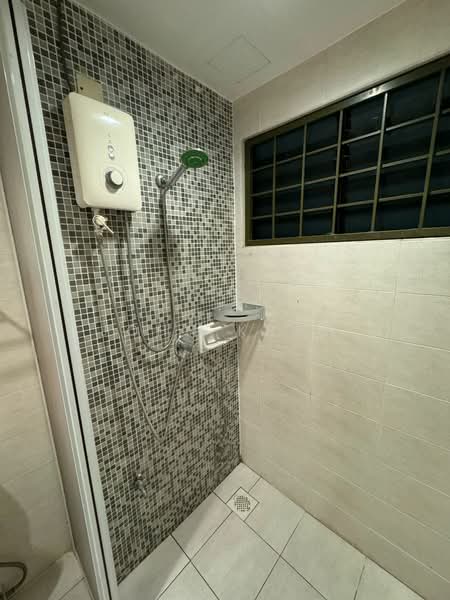 Pangsapuri untuk Dijual di Avilla Apartments - John Khaw - Bathroom - PropertyGuru.com.my