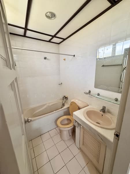 Kondominium untuk Disewa di Kondominium Sejahtera - KENNY TING - Bathroom - PropertyGuru.com.my