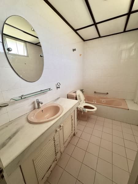 Kondominium untuk Disewa di Kondominium Sejahtera - KENNY TING - Bathroom - PropertyGuru.com.my