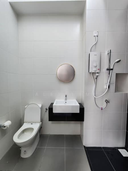 2-storey Terraced House for Rent in Iskandar Puteri (Nusajaya) (Johor) - Alex Lim - Bathroom - PropertyGuru.com.my