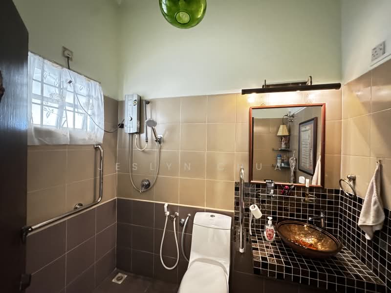 Rumah Banglo untuk Dijual di Usj 2 (Subang Jaya) - Jeslyn Chua - Bathroom - PropertyGuru.com.my