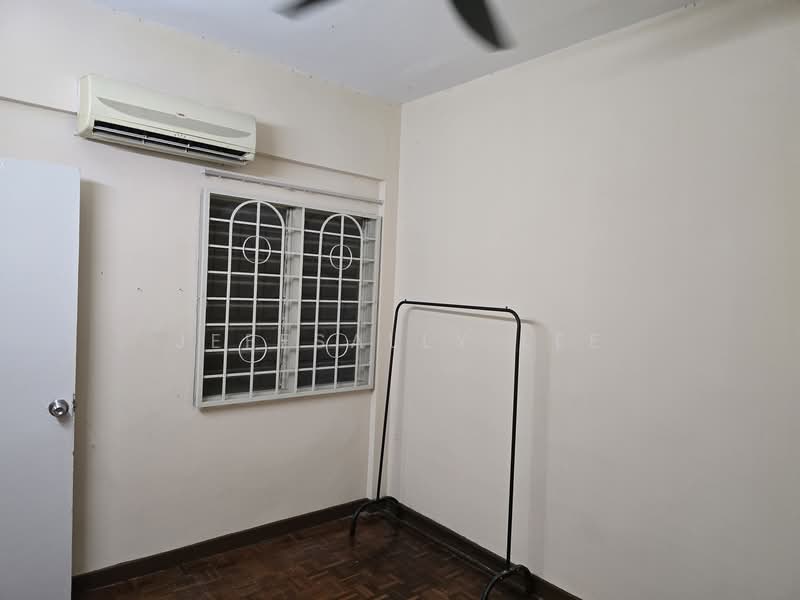 Apartment for Rent at Subang Perdana Goodyear Court 8 - JeffSally Lee - Bedroom - PropertyGuru.com.my