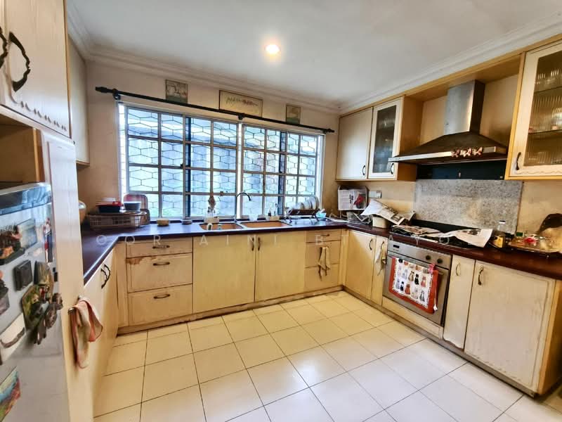 Bungalow for Sale in Seksyen 16 (Petaling Jaya) - Noor Aini Bt Ayob - Kitchen - PropertyGuru.com.my