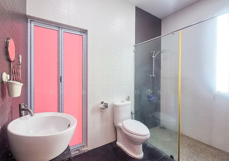 Semi-Detached House for Rent in Tanjung Bungah (Penang) - Andrew Chong - Bathroom - PropertyGuru.com.my