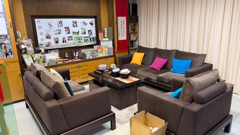 Untuk Dijual - Bay Avenue