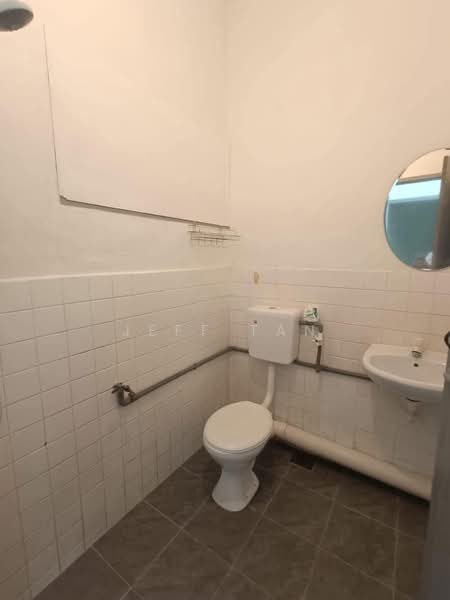 1-storey Terraced House for Rent in Taman Canning (Ipoh) - Jeff Tan - Bathroom - PropertyGuru.com.my