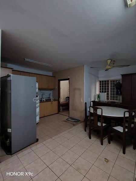 Condominium for Sale at Amadesa Resort Condominium - Chris Lim - Kitchen - PropertyGuru.com.my