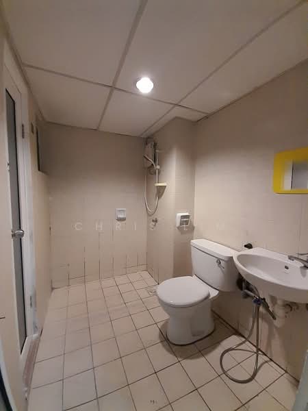 Kondominium untuk Dijual di Amadesa Resort Condominium - Chris Lim - Bathroom - PropertyGuru.com.my