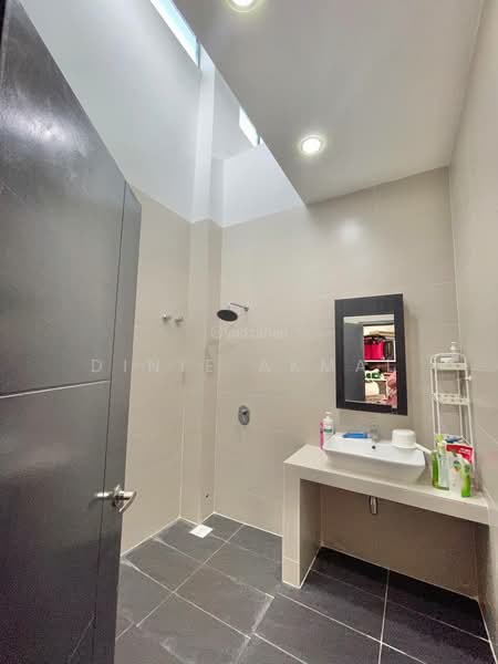 Bungalow for Sale in Shah Alam (Selangor) - Dinie Akmal - Bathroom - PropertyGuru.com.my