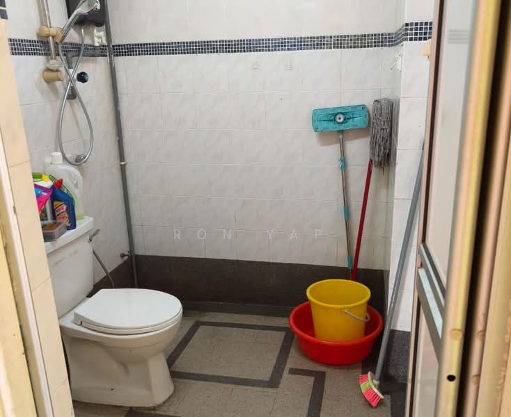 Pangsapuri untuk Dijual di Suria Kipark Damansara - Ron Yap - Bathroom - PropertyGuru.com.my