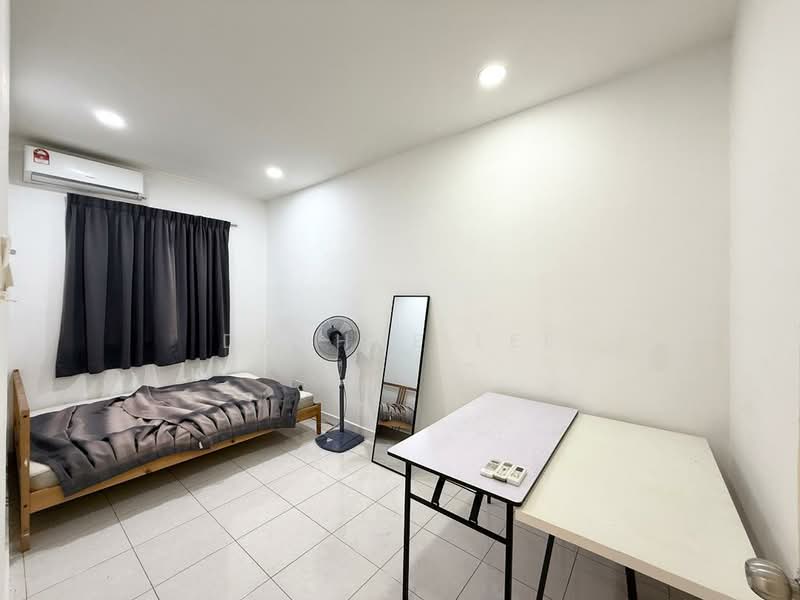 Rumah Teres 2 Tingkat untuk Disewa di Taman Mount Austin (Tebrau) - Daphne Lee - Bedroom - PropertyGuru.com.my