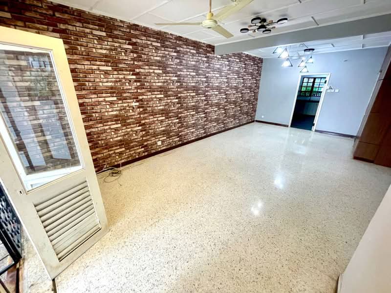 2-storey Terraced House for Sale in Ampang Jaya (Ampang) - Shaziery Iskandar - Living Room - PropertyGuru.com.my