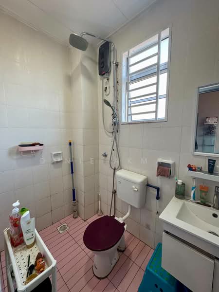 2.5-storey Terraced House for Sale in Ampang (Selangor) - Dinie Akmal - Bathroom - PropertyGuru.com.my