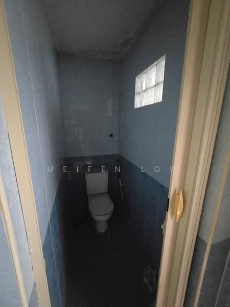 Terraced House for Sale in Taman Skyline (Jalan Klang Lama (Old Klang Road)) - Meifen Low - Bathroom - PropertyGuru.com.my