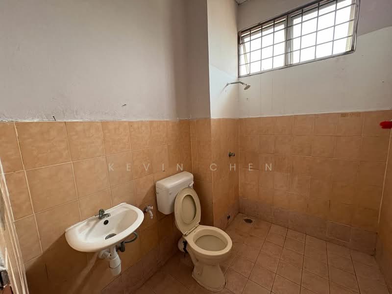 Rumah Teres 2 Tingkat untuk Disewa di Taman Cheras Prima (Kajang) - Kevin Chen - Bathroom - PropertyGuru.com.my