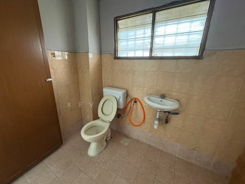 Rumah Teres 2 Tingkat untuk Disewa di Taman Cheras Prima (Kajang) - Kevin Chen - Bathroom - PropertyGuru.com.my