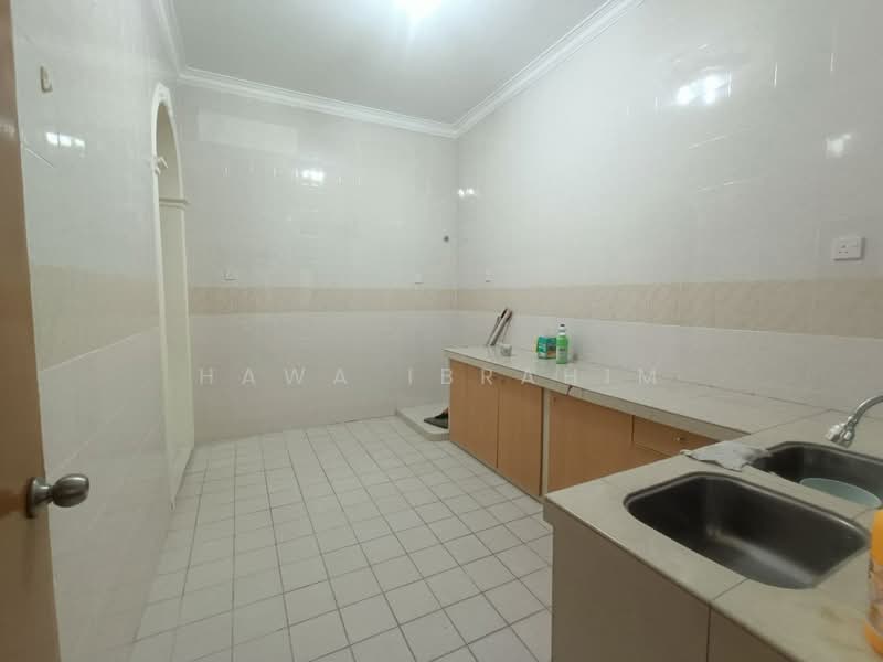 2-storey Terraced House for Sale in Nilai (Negeri Sembilan) - Hawa Ibrahim - Kitchen - PropertyGuru.com.my
