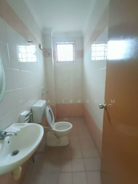 2-storey Terraced House for Sale in Nilai (Negeri Sembilan) - Hawa Ibrahim - Bathroom - PropertyGuru.com.my