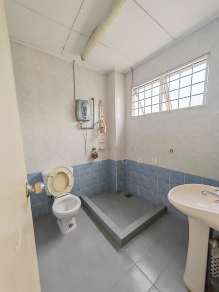 Rumah Berkembar untuk Dijual di Bandar Bukit Puchong 2 (Puchong) - Evan Goh - Bathroom - PropertyGuru.com.my