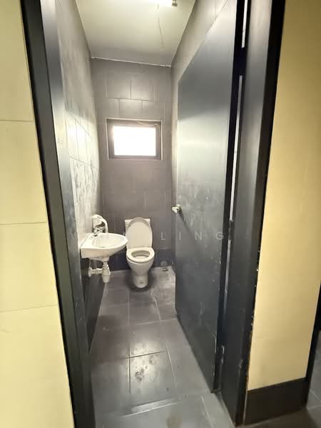 Factory for Rent in Kota Kemuning (Shah Alam) - Jim Ling - Bathroom - PropertyGuru.com.my