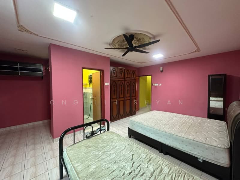 2-storey Terraced House for Sale in Taman Mutiara Rini (Skudai) - Ong Lih Shyan - Bedroom - PropertyGuru.com.my