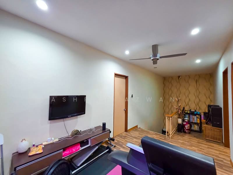 Rumah Berkembar untuk Dijual di Bandar Nusaputra (Puchong) - Ashraf Azwan - Living Room - PropertyGuru.com.my