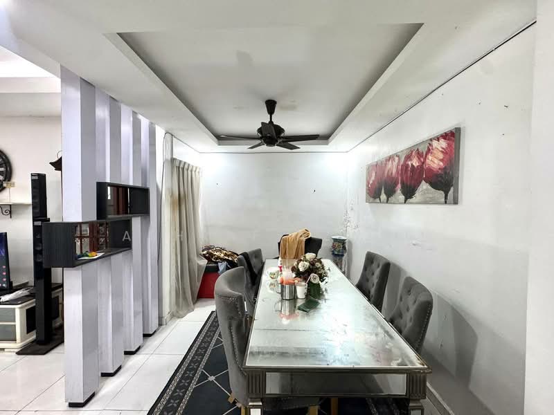 2-storey Terraced House for Sale in Taman Pendamar Indah 2 (Klang) - Ashraf Azwan - Dining Room - PropertyGuru.com.my