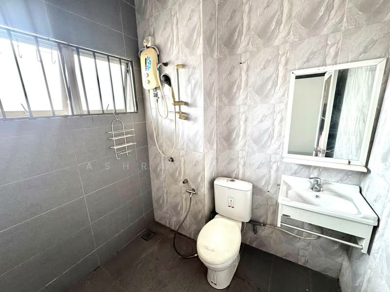 2-storey Terraced House for Sale in Taman Pendamar Indah 2 (Klang) - Ashraf Azwan - Bathroom - PropertyGuru.com.my