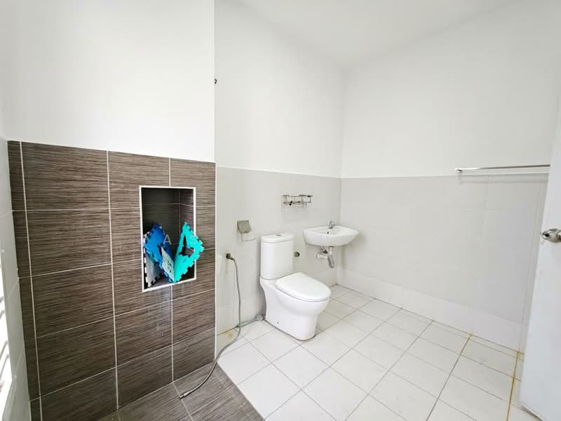 2-storey Terraced House for Sale in Setia Tropika (Johor Bahru) - Jason Chiam - Bathroom - PropertyGuru.com.my