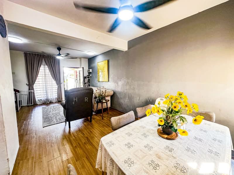 2-storey Terraced House for Sale in Cheras (Kuala Lumpur) - Ashraf Azwan - Living Room - PropertyGuru.com.my