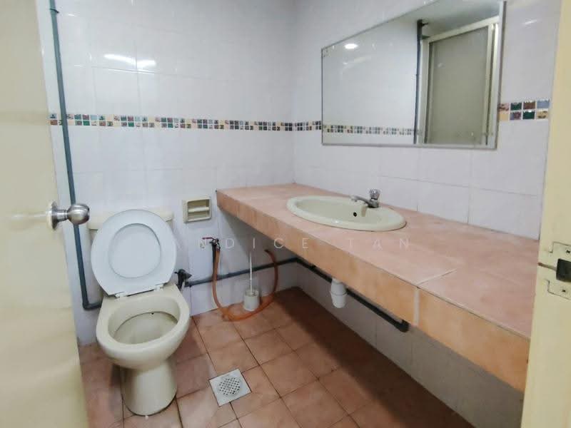 Kondominium untuk Dijual di Dataran Prima - Candice Tan - Bathroom - PropertyGuru.com.my