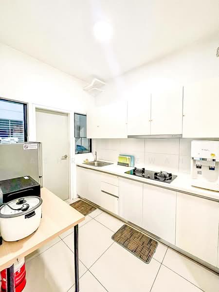 Condominium for Sale at The Greens (Residensi Hijauan) @ Subang West - Ashraf Azwan - Kitchen - PropertyGuru.com.my