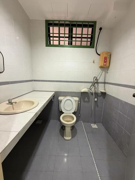 Rumah Teres 2 Tingkat untuk Dijual di Taman Daya (Johor Bahru) - Yen Ma - Bathroom - PropertyGuru.com.my