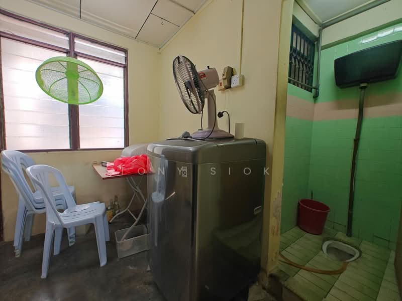 2-storey Terraced House for Sale in Bandar Baru Permas Jaya (Permas Jaya) - Tony Siok - Bathroom - PropertyGuru.com.my
