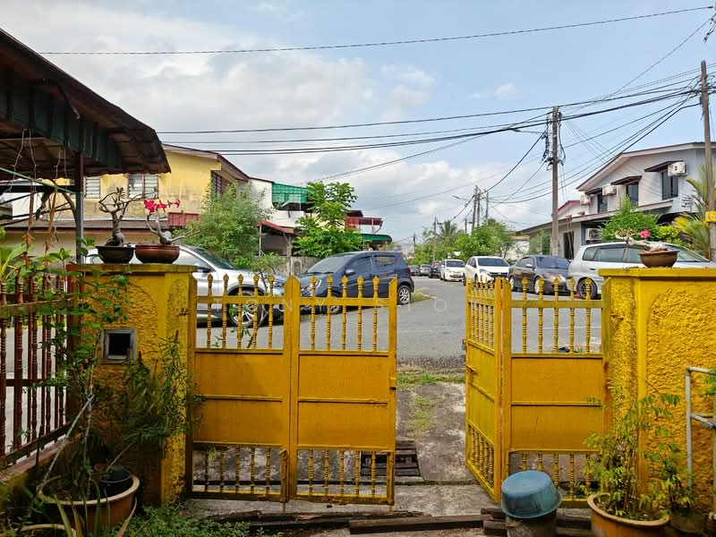 2-storey Terraced House for Sale in Bandar Baru Permas Jaya (Permas Jaya) - Tony Siok - Exterior - PropertyGuru.com.my